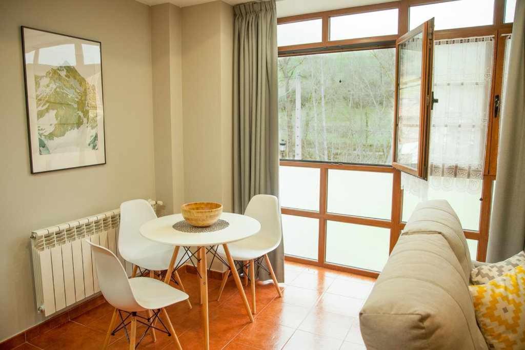 Cumbres De Los Picos Apartamento Los Abedules Poo  Exterior photo