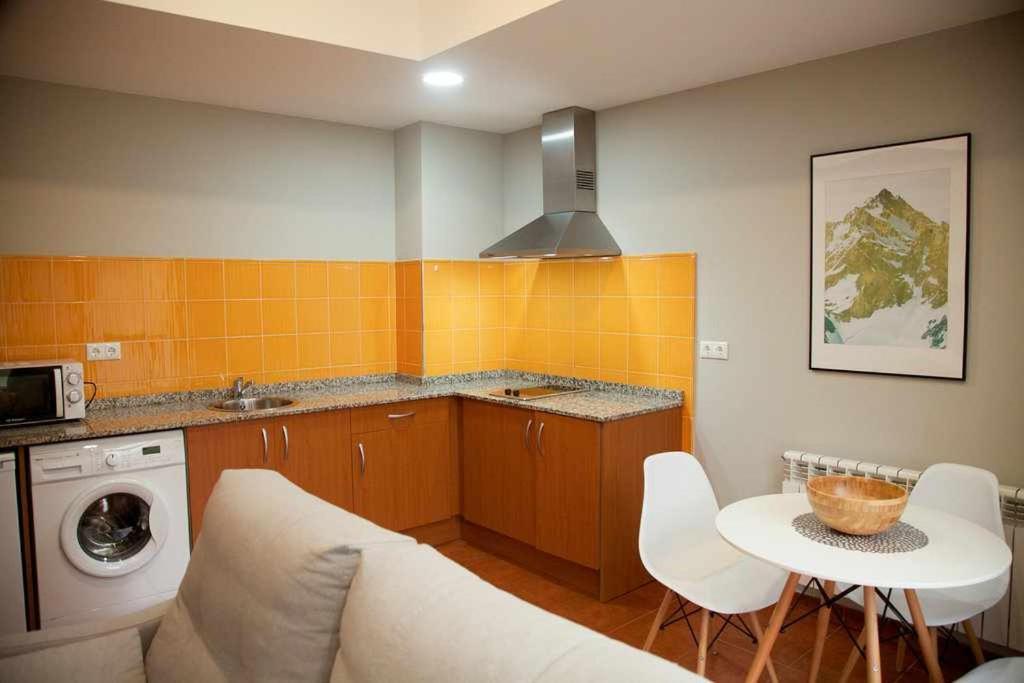 Cumbres De Los Picos Apartamento Los Abedules Poo  Exterior photo